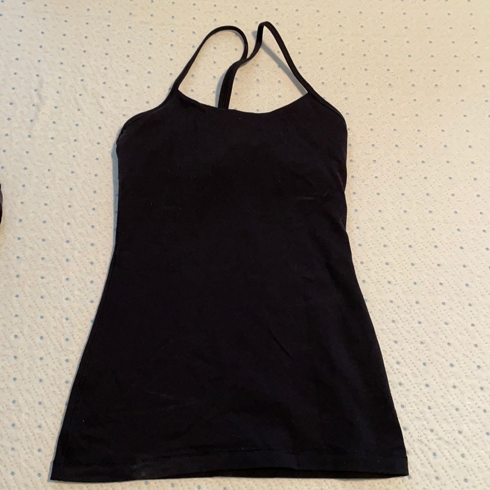 Black lululemon tank with built in bra